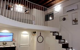 Art Apartment Santa Croce Suite